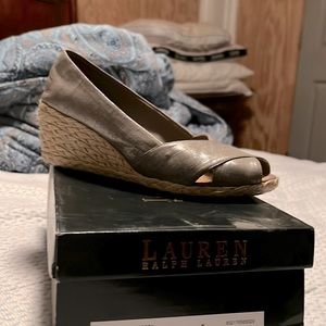 Ralph Lauren-wedge ecspiladre size 9.5- barely worn
